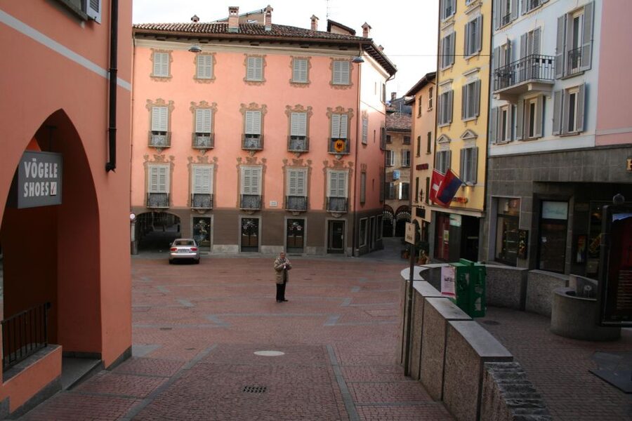 Lugano: Private Walking Tour with a Local Guide - Choosing a mountain, museum, or garden