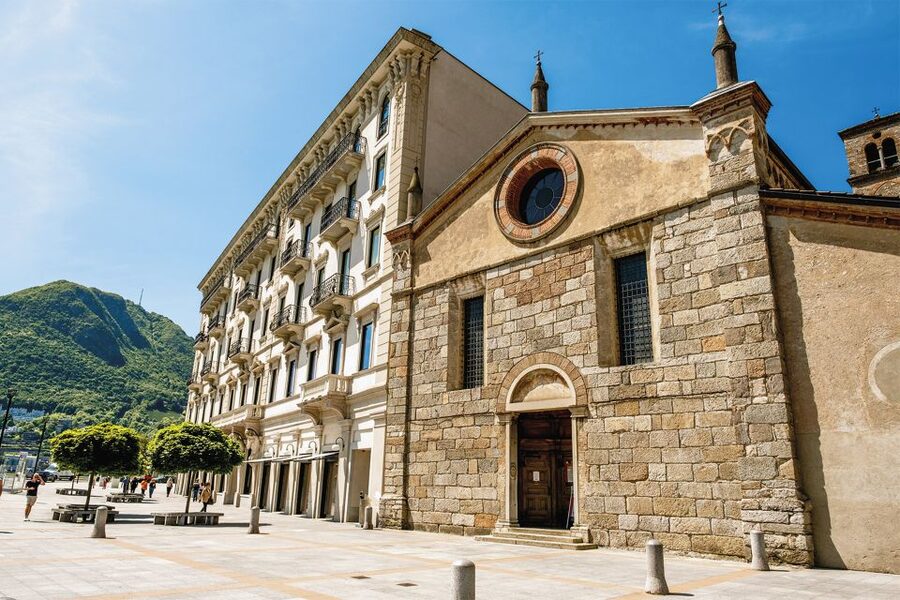 Lugano: Self-Guided Food Tour - Prosecco and small bites at Bernasconi Gastronomia