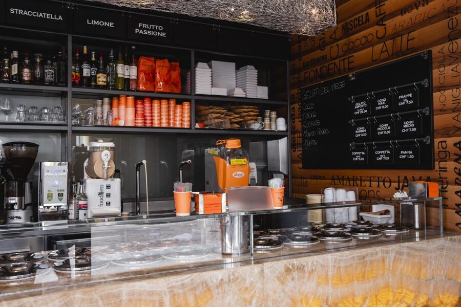 Lugano: Self-Guided Food Tour - Starting with pastry at Grand Café Al Porto