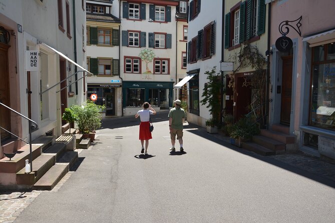 Moments in Basel: Personalized Tour & Photo Session - A quiet pause at Basel University Botanic Garden