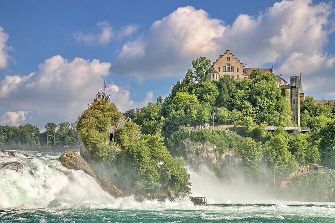 Morning group tour to Rhine falls - What the guide service really adds