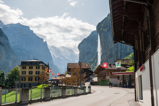 Mountain Majesty: Small Group Tour to Lauterbrunnen and Mürren - Three Hours in Mürren, a Village Without Public Roads