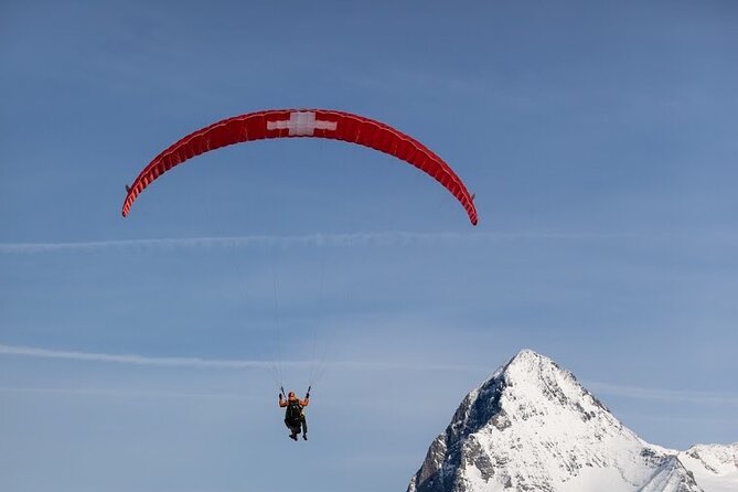 Mürren: Paragliding over the Lauterbrunnen Valley - Safety briefing, harness, and takeoff