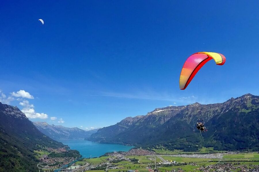 Paragliding Tandem Flight in Interlaken - Why flying above Interlaken feels special
