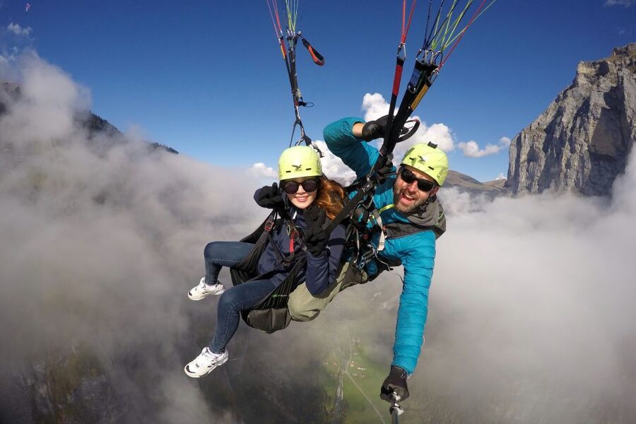Paragliding Tandem Flight in Interlaken - What the pilots add to the experience