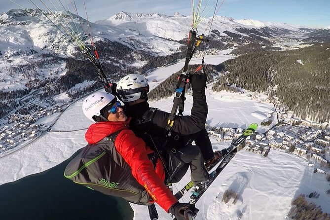 Paragliding Tandem Flights in Engadin - Floating above the Engadin Valley
