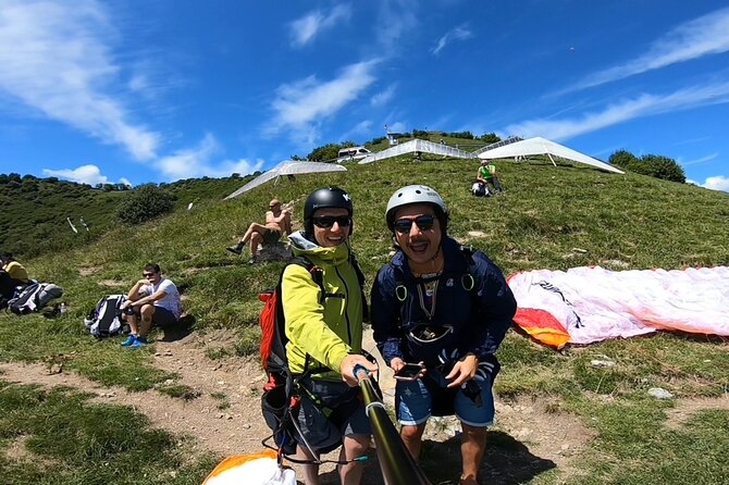 Paragliding Tandem in Switzerland - Taking off above Engelberg