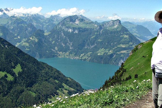 Peak to Peak Private Hiking Tour from Lucerne - Picnic time with a view