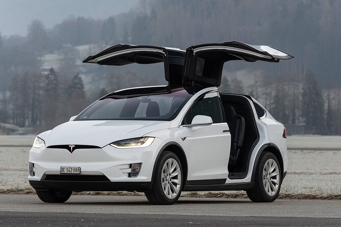 Phototour Private Photoshoot in Interlaken & Lake Brienz and Thun - How the private Tesla format affects the day