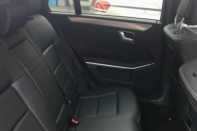 Private Arrival Transfer: from Zurich Airport to Sankt-Moritz - Meeting your driver at Zurich Airport