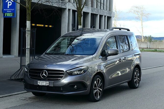 Private Arrival Transfer: from Zurich Airport to Zurich City - Child seats, skis, and luggage