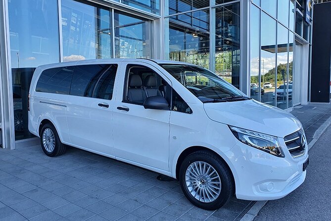 Private Arrival Transfer: from Zurich Airport to Zurich City - The ride to your Zurich hotel