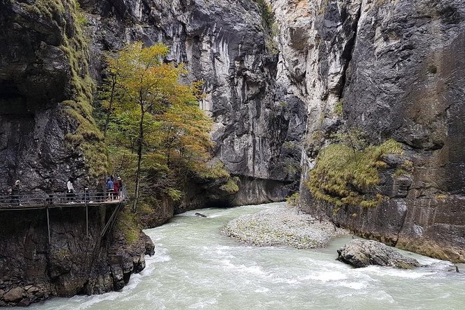 Private Day tour from Interlaken: Lake, Gorge & Waterfall - A private route through the Jungfrau region