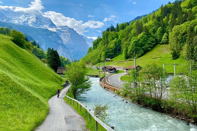 Private Full-Day Tour to Grindelwald Lauterbrunnen Interlaken Mürren from Basel - Lauterbrunnen and its valley of waterfalls