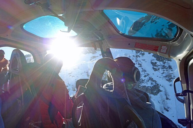 Private helicopter flight to Stockhorn mountain, with view to the Swiss Alps - Niesen, the pyramid beside Lake Thun
