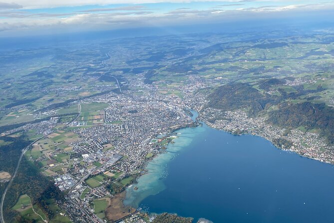 Private helicopter flight to Stockhorn mountain, with view to the Swiss Alps - Thun Castle and the old town from the cockpit