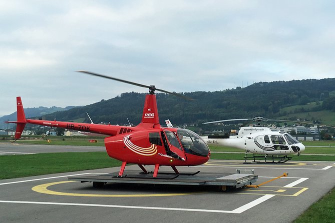 Private helicopter tour to Jura and Seeland - a beautiful sightseeing flight - Chasseral and the open Jura highlands