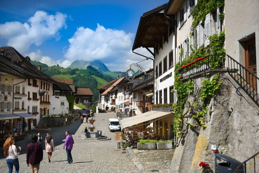 Private Swiss Cheese & Chocolate Tasting Trip in Gruyeres - Lunch in the Gruyères area