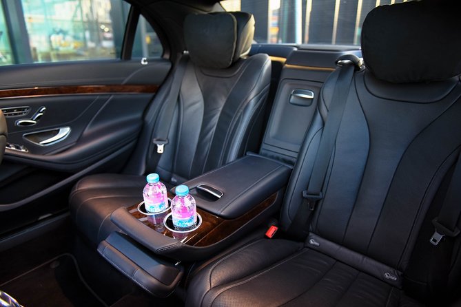 Private Transfer from Sankt-Moritz to Zurich Airport - Ski bags, snowboards, and child seats