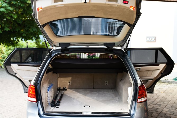 Private transfer from Zurich City to Zurich Airport - Punctuality, communication, and changed flights