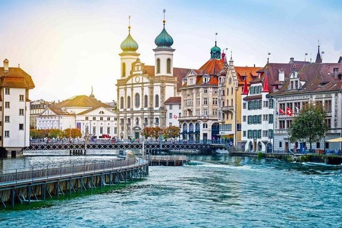 Private Transfer: Lucerne to Zurich Airport ZRH by Luxury Van - Timing your airport arrival