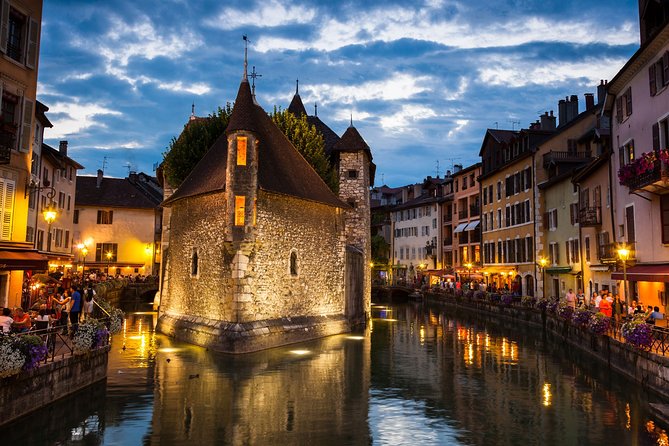 Private Trip from Geneva to Annecy in France - Lunch, fondue, and a pastry stop