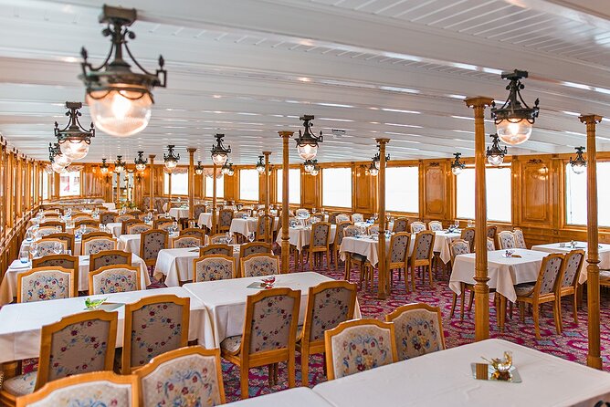 Round trip cruise from Lausanne to Chillon - Le Bouveret and Villeneuve on the return