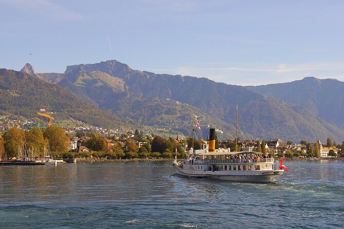 Round trip cruise from Vevey to Chillon - Belle Époque style, seating, and comfort