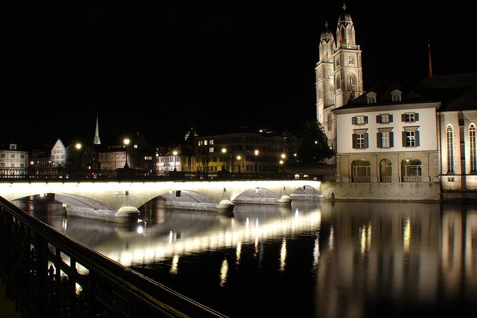 Self-Guided Audio Tour to the Dark Side of Zurich - Zurich Town Hall and the Täufergedenkplatte: law and drowning