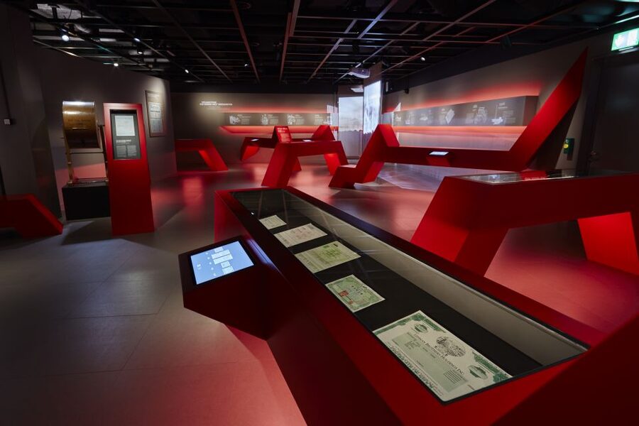 Swiss Finance Museum Admission Ticket - Using the audio guide app at your own pace