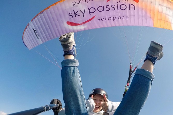 Tandy paragliding - Starting at Skypassion in Noville