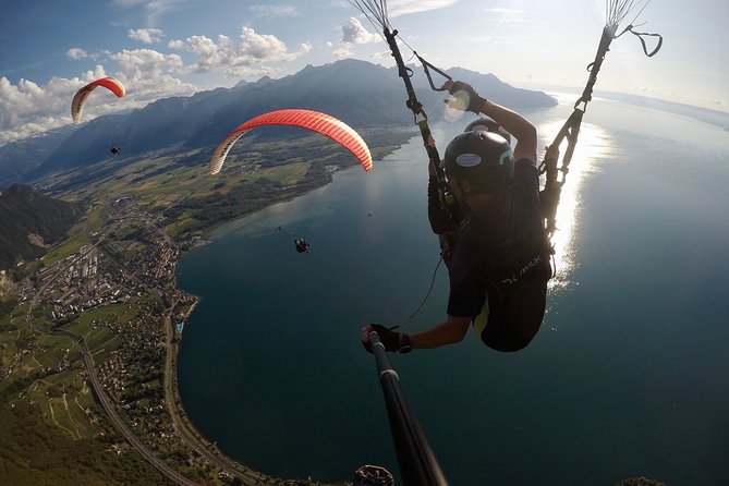 Tandy paragliding - About one hour above Lake Geneva