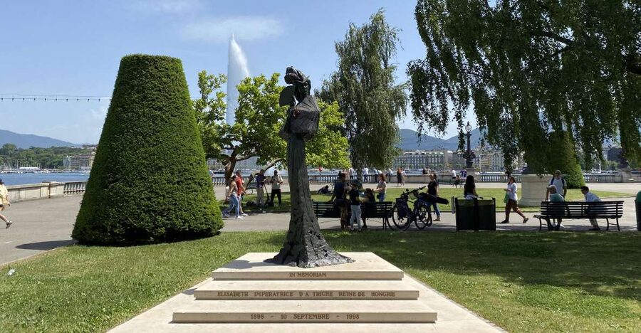 The Many Faces of Geneva: Self-Guided Audio City Tour - Key points to know before you book