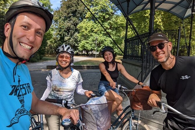 Urban Bike Tour Zurich - Lake Zurich and the postcard views