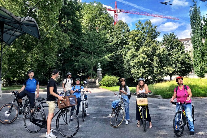 Urban Bike Tour Zurich - Rathausbrücke and the old town core
