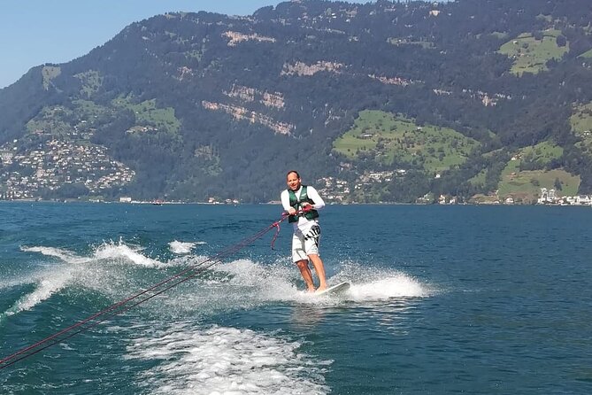 Wakeboarding Lake Zurich - afternoon ! - Who will enjoy this most