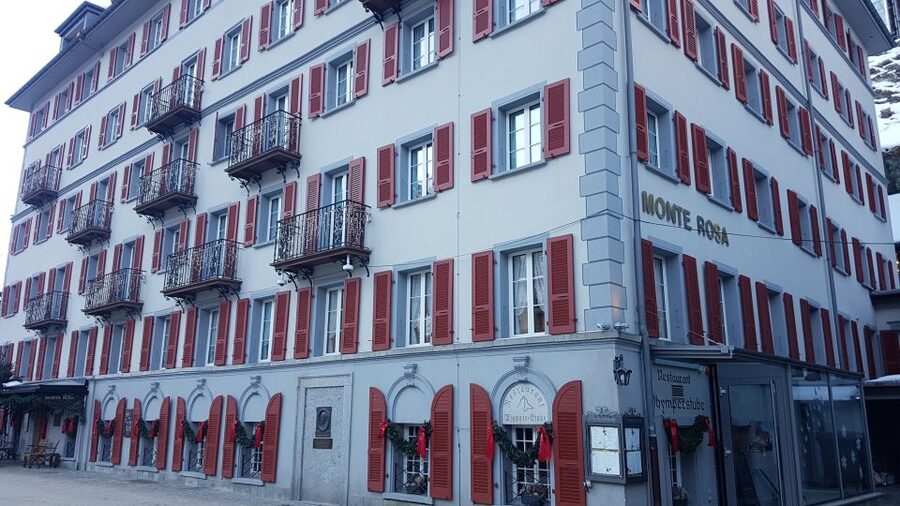 Zermatt: Alpine Village Tour 2 hours - What the guide adds to the architecture
