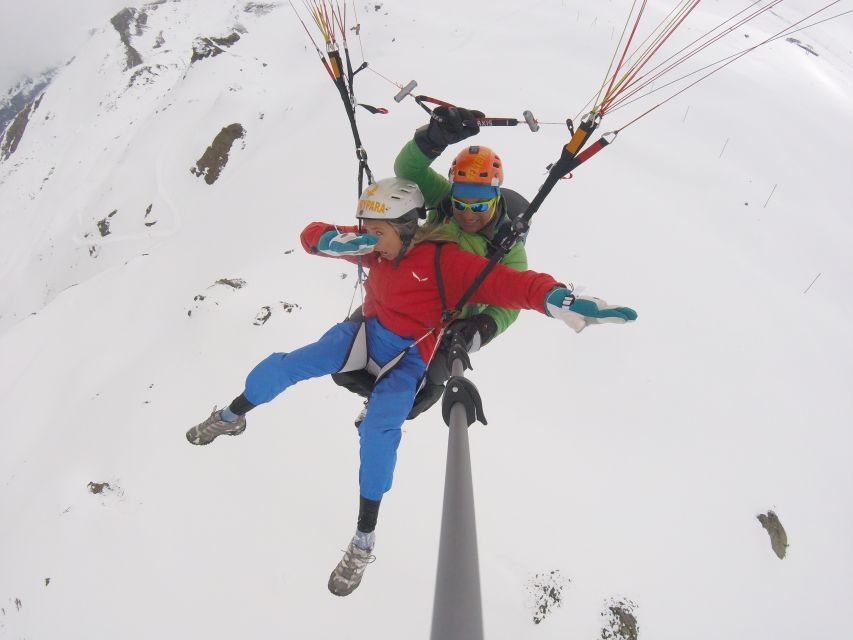 Zermatt: Paragliding Tandem Flight - From FLYBYPARA to Unterrothorn by cable car