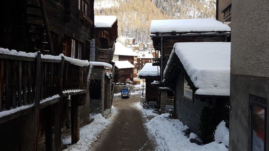 Zermatt: Village Walk and Mt. Gornergrat Private Tour - The Gornergrat Railway turns the outing into a full-day highlight