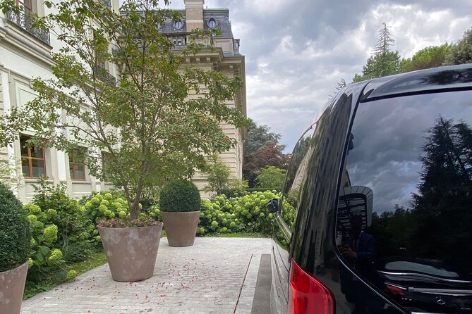 ZRH Zurich Airport to Zurich City Private Transfer–Winter Special - Winter travel, ski bags, and holiday dates