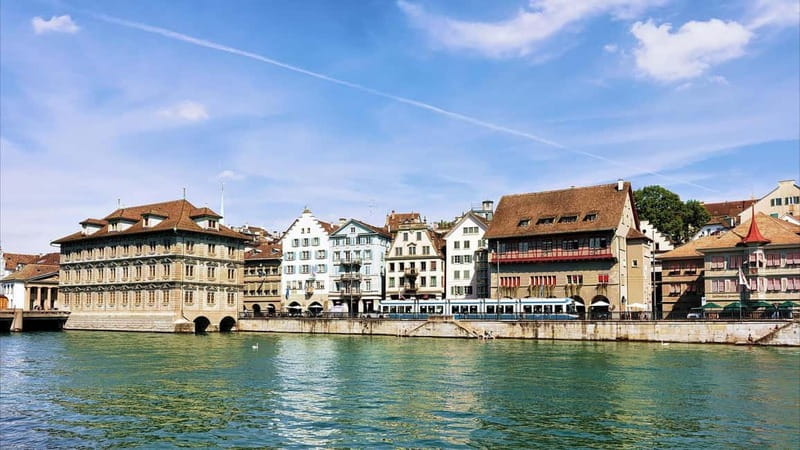 Zurich: 2-hour Best Intro Walking Tour with a Local - What the $136 price really buys you