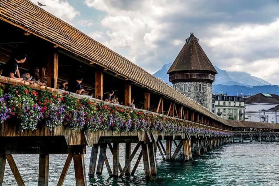 Zurich: 2 Hour VIP City Tour By Private Car - Key points to know before booking