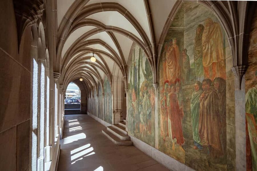 Zurich: 360° city walk including hidden spots - Key points at a glance