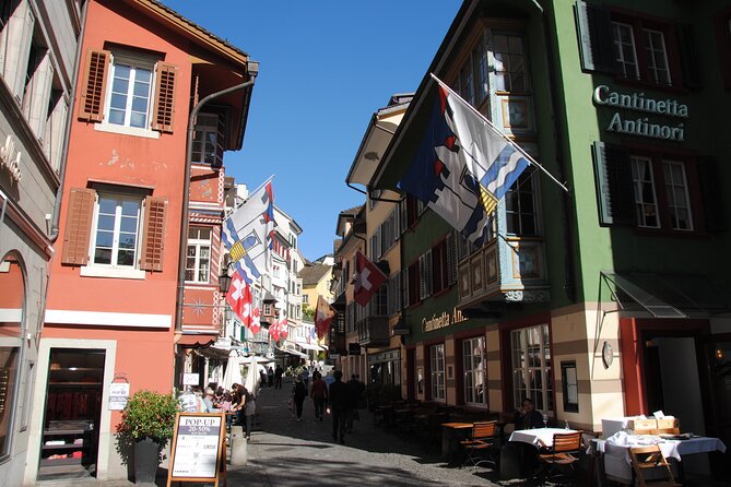 Zurich 360° City Walk Tour Including Hidden Spots - Start at Zürich Hauptbahnhof and ShopVille