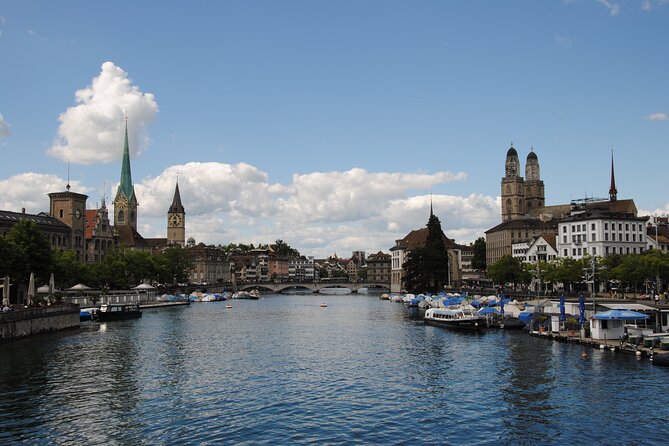 Zurich 360° City Walk Tour Including Hidden Spots - Bahnhofstrasse, Rennweg, and Augustinergasse