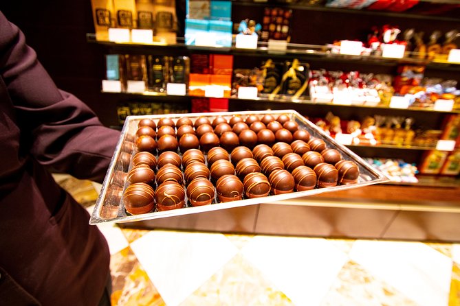 Zurich: Chocolate Tasting and Walking Tour with a Local - Four chocolatiers in two hours