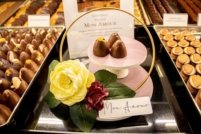 Zurich: Chocolate Tasting and Walking Tour with a Local - Swiss chocolate history in the middle of Zurich