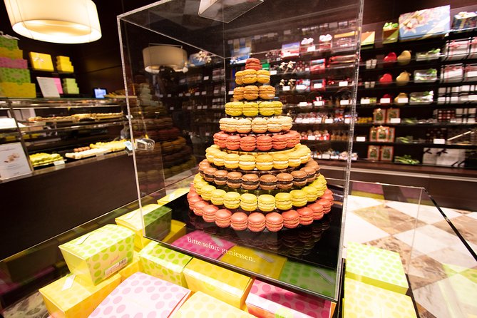 Zurich: Chocolate Tasting and Walking Tour with a Local - The guide can make or break the afternoon