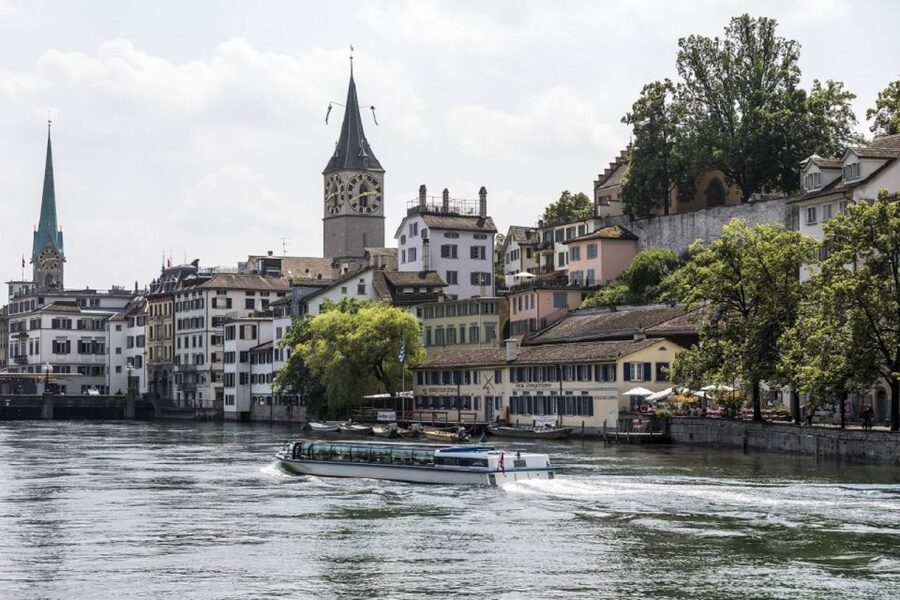 Zurich: City Sightseeing Tour with Lake Cruise - Key points at a glance