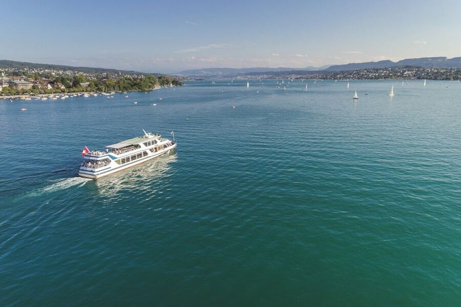 Zurich: City Tour, Cruise, and Lindt Home of Chocolate Visit - Guides, group rhythm, and practical comfort